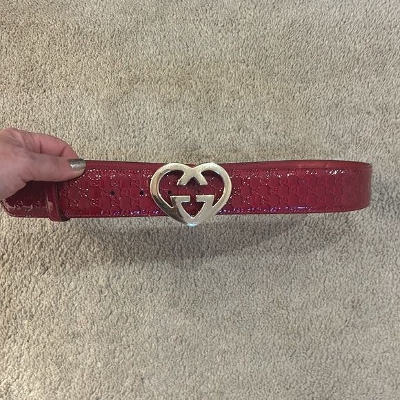 Gucci Red Patent Leather Belt w Gold Heart Buckle size 95 EU - Picture 7 of 8
